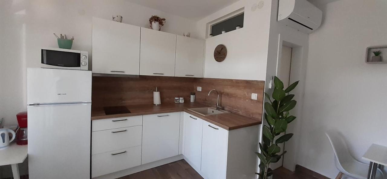 Studio Bianca - Studio With Terrace Near The Sea Sukosan Ngoại thất bức ảnh