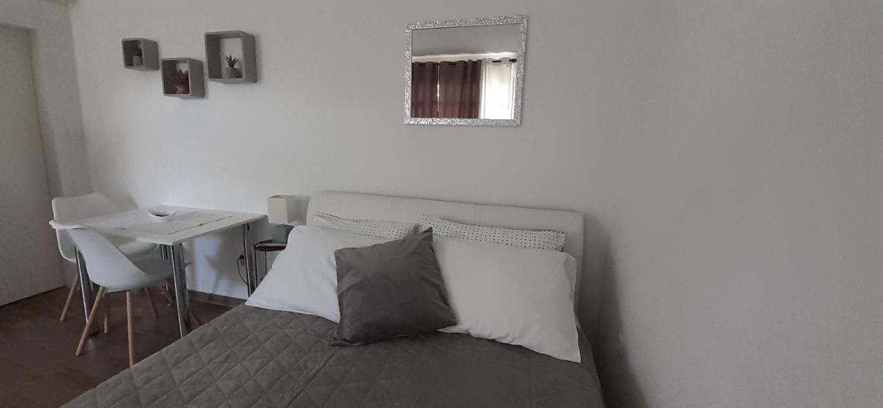 Studio Bianca - Studio With Terrace Near The Sea Sukosan Ngoại thất bức ảnh